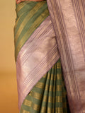 Ezhu Veldari in Capers & Grey
