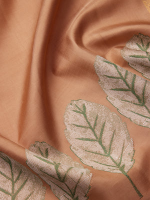 Leaf Border in Sand